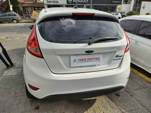 Imagen 20 de 20 de Ford Fiesta Kinetic Design 1.6 Titanium 120cv
