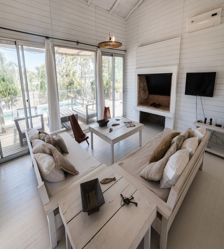 Venta Casa 4 Dormitorios En Suite - Club De Mar (cm82)