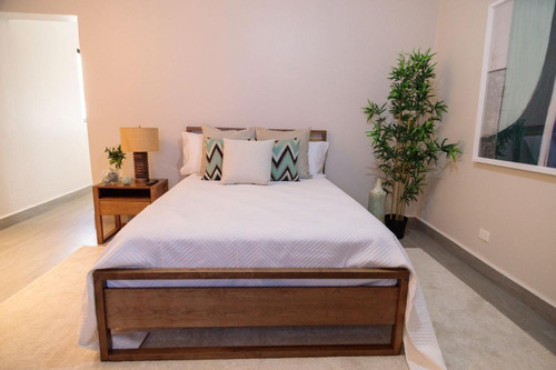 Alquiler Apartamento Estudio Sin Amueblar Con Parqueo, Ubicado En Gazcue, Santo Domingo