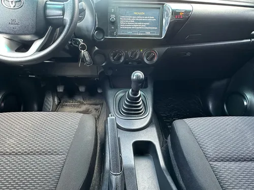 Toyota Hilux 2.7 Cabina Doble Sr Mt
