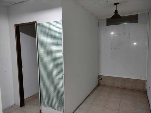 Local En Venta Ubicado En El C.c Vasconia Los Teques El Tambor. Rz