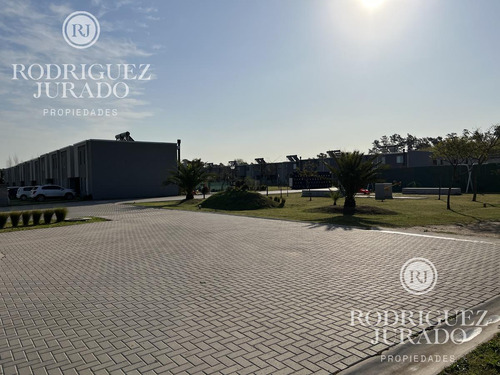 Casas Con Jardín En Venta En Tortugas, Zona Norte - Barrio Decs Tortugas - Uf 153