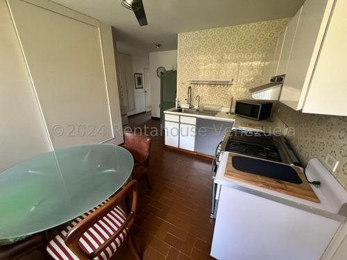 Apartamento En Venta Con Excelente Ubicaciòn En La Urb. Lomas De Las Mercedes