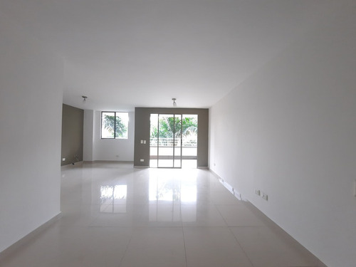 Apartamento En Arriendo Ubicado En El Poblado Sector Via El Tesoro (22798).