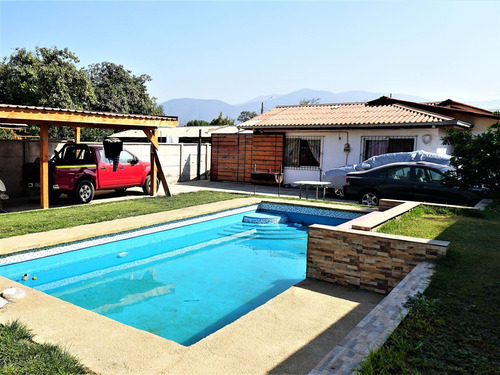 Casa En Venta De 4d 3b, En La Calera. Región De Valparaíso.