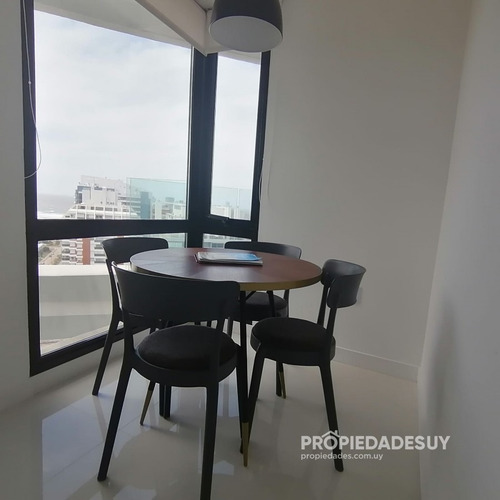 Apartamento En Venta, Piso Alto Con Vista Al Mar - Ref: 740