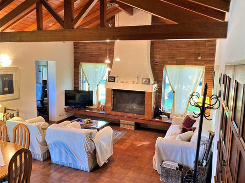 Imagen 16 de 25 de Casa Con Hermoso Parque En B° Los Robles Del Monarca Dueño Vende
