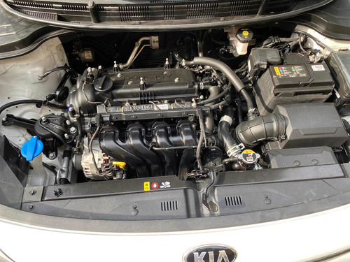 Imagen 8 de 13 de Kia Rio 2020 1.6 Lx Hatchback Mt