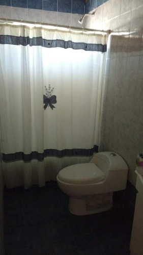 Casa Venta 4 Dormitorios 3 Baños 2 Cocheras 1 Patio Y Parrilla 500 Mts 2 Totales - Los Hornos