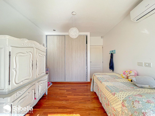 Venta De Casa En City Bell, Barrio El Quimilar