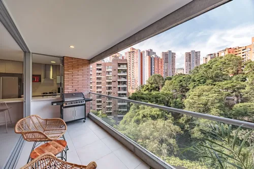 Apartamento En Arriendo En Provenza. Cod A15650