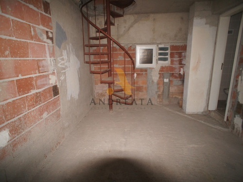 Imagem 4 de 11 de Av. Das Americas - Sunplaza - Excelente Loja Frontal Às Américas, Composta De 37m2 No Primeiro Piso E 18,5m2 No Segundo Piso, 1 Banheiro. - Loc5081m - 31973928
