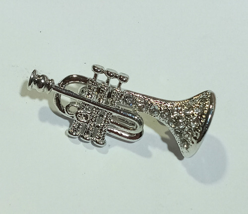 Imagen 1 de 2 de Bello Prendedor Broche Con Diseño Instrumento Musical
