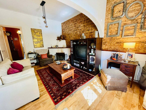 Imagen 3 de 30 de Venta Casa 4 Amb Cochera Quincho Bernal Centro