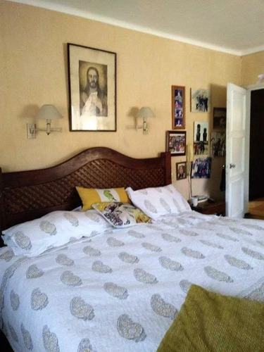 Casa En Los Acacios, 320 M², 6 Dormitorios, Cerca De Clínica