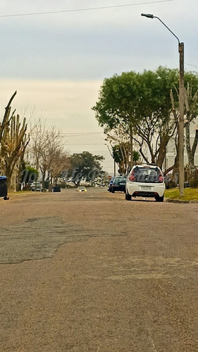 Imagen 11 de 15 de En Venta Casa De Dos Dormitorios En Colonia Del Sacramento