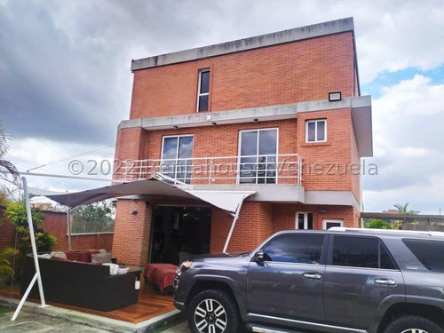 Imagen 13 de 14 de Casa En Venta En Lomas De La Lagunita 22-24226 Adriana 04143391178