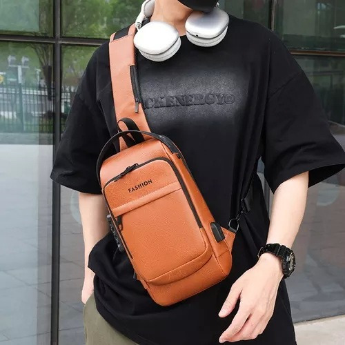 Mochila Pechera Cruzada Antirrobo + Impermeable + Usb Marrón Claro Eco Cuero