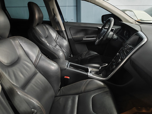 Volvo XC60 2.0 T5 DYNAMIC FWD TURBO GASOLINA 4P AUTOMÁTICO