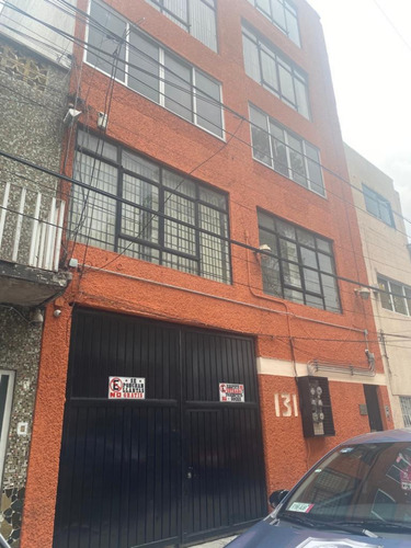 Edificio Con Bodega En Venta En Azcapotzalco.