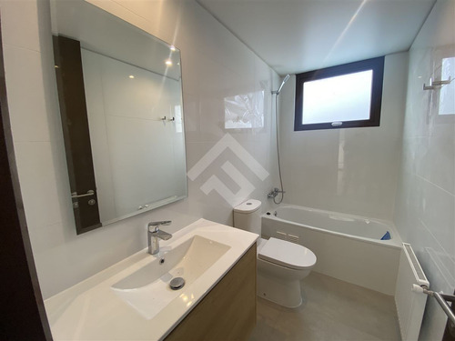 Casa En Venta De 4 Dorm. En Colina Brisas Norte