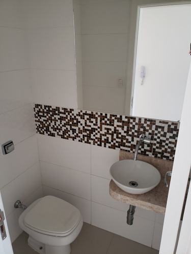 Imagem 6 de 14 de Vendo Amplo Ap. Bairro Nobre, Recém Reformado, Com Garagem