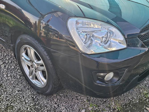 Kia Carens GSL LX 2.0 MT AC