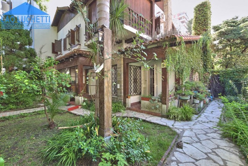Chalet De Estilo. Gran Patio Con Pileta! Belgrano R!!
