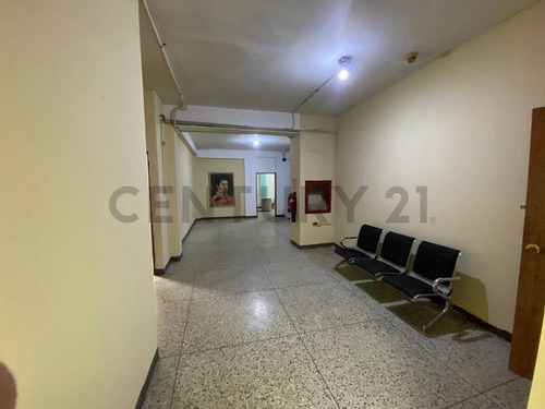 Edificio En Venta En Barcelona. Calle Carabobo