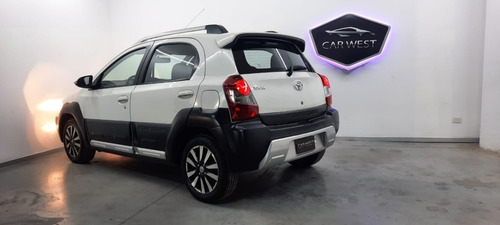 Toyota Etios Cross 1.5 2015 Carwestok