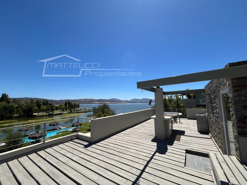 Maravillosa Casa A Orilla De Lago