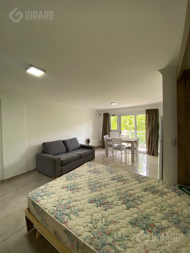 Venta, Departamento 1 Ambiente En Zona La Perla . Apto Credito Bancario