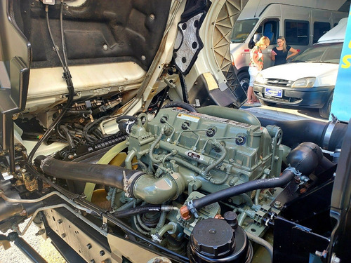 Imagem 15 de 16 de Volkswagen Delivery 8.160 Bau 2017