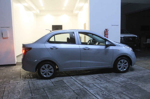Imagen 7 de 15 de Hyundai Grand I10 2019 4p Gl Mid L4/1.2 Premium Man