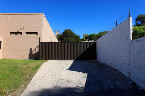 Galpones Y Oficinas - Excelente Oportunidad De Inversion