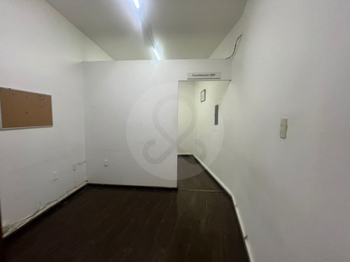 Vista Del Valle: Edificio En Venta Con Alberca, Ideal Para Escuelas.