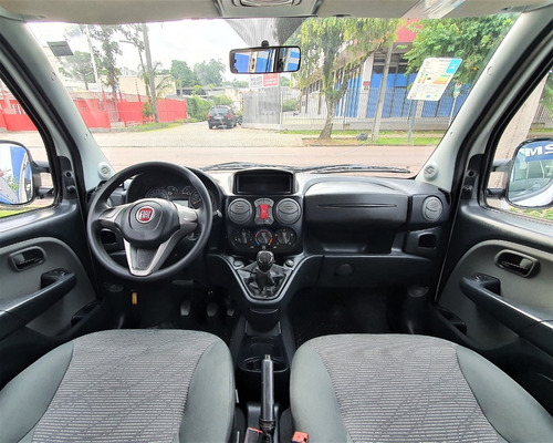 Imagem 7 de 11 de Doblo Essence 1.8 - 7 Lugares - 2020