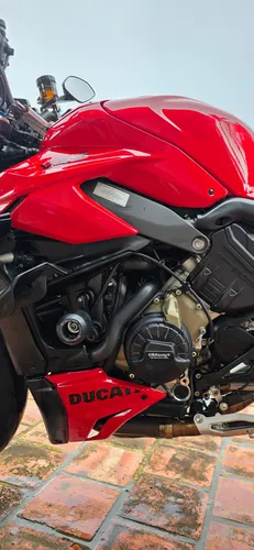 Ducati Streetfighter V4s
