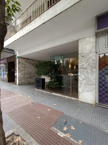 Venta 4 Ambientes + Dependencia En Flores