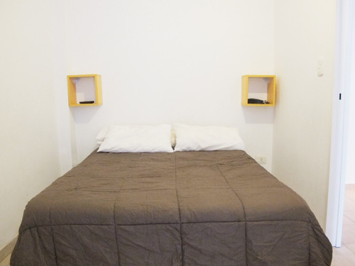Departamento 2 Amb. En Venta Parque Patricios. Muy Luminoso