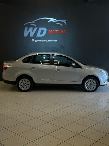 Fiat Grand Siena 1.6 16v Essence Flex 4p