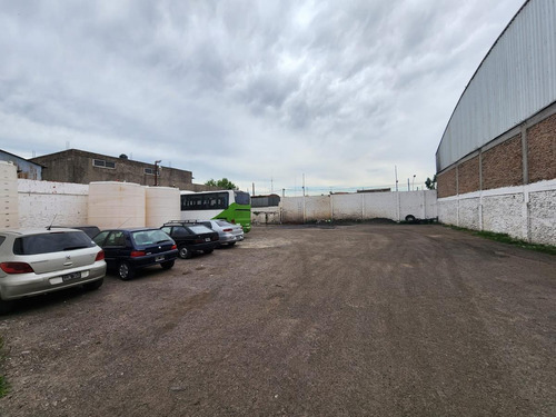Imagen 6 de 17 de Galpón Industrial Semi Cubierto 700 M² S/ 2.050 De Lote - Oficinas, Baño Y Vestuario- Tablada
