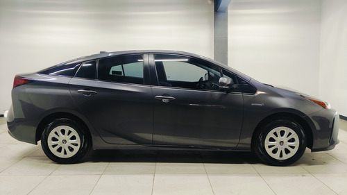 Toyota Prius 1.8 Base Cvt