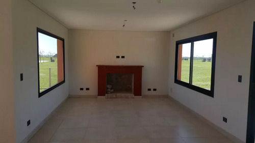 Excelente Casa A Estrenar En Puertos Del Lago Barrio Vistas