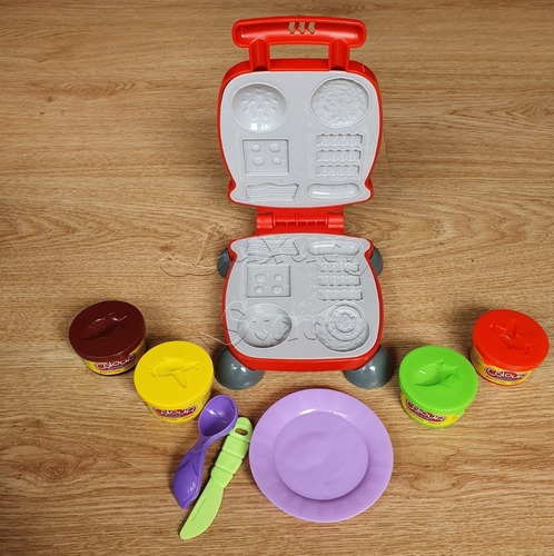 Imagen 3 de 6 de Juego De Masas Set Barbacoa Colour Dough + Plato Y Cubiertos
