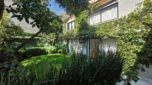 Casa Con Uso De Suelo, En Venta, En Coyoacán, Con Ubicación Privilegiada!!