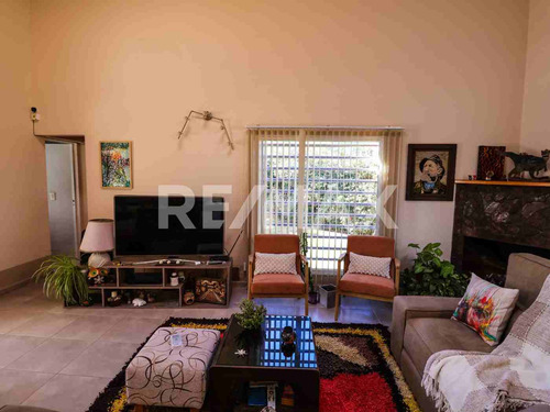 Venta Casa Con Pileta En Villa El Chocon Neuquen