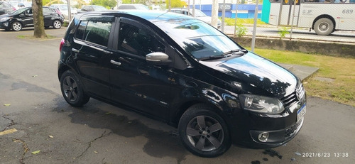 Imagem 1 de 7 de Volkswagen Fox 2014 1.6 Vht Trend Total Flex 5p