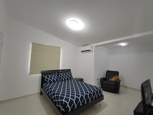 Josseyris Jimenez Vende Casa En Prebo