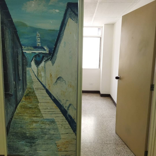 Imagen 6 de 14 de Se Alquila Oficina 126m2 Av. Lecuna